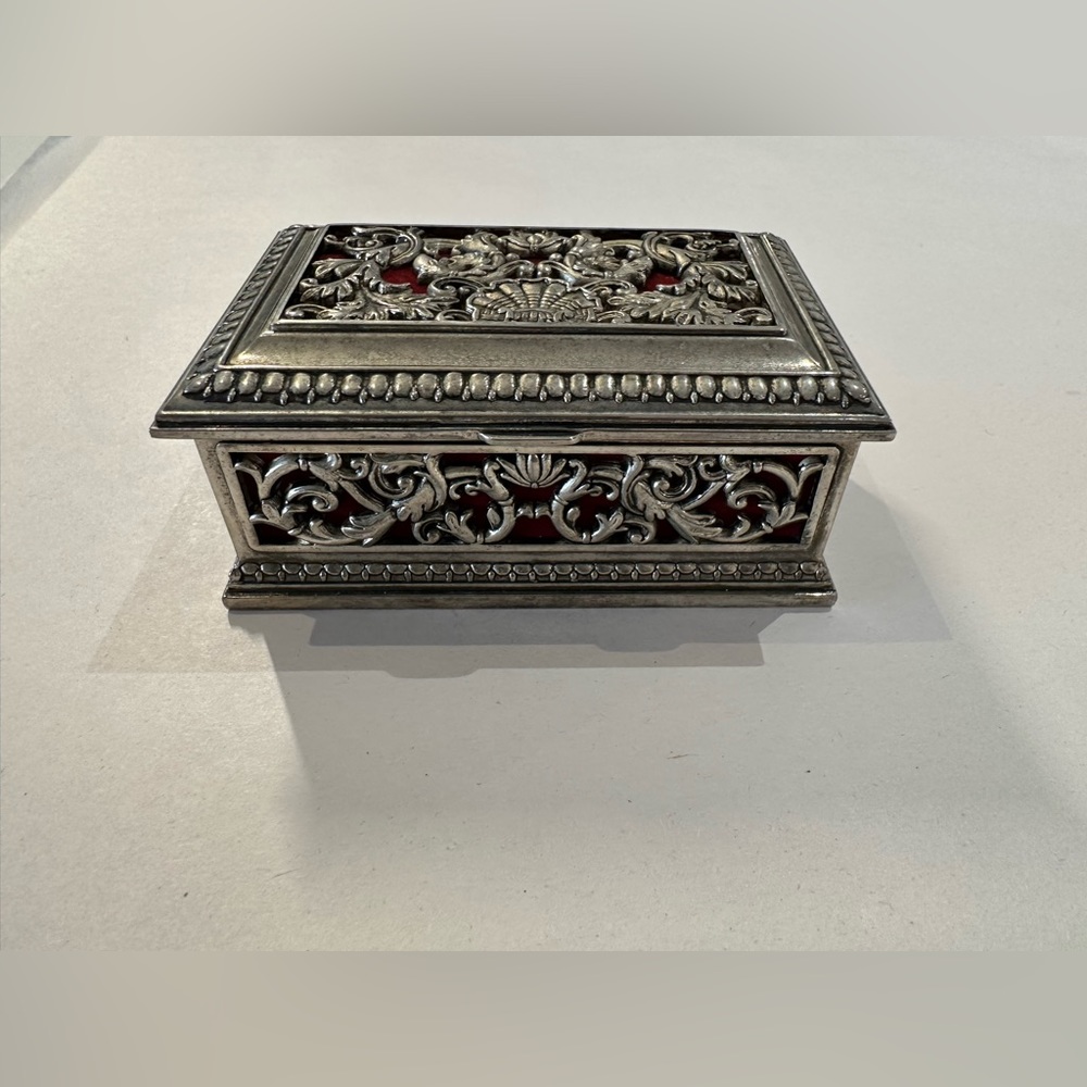 Vintage silver plated jewelry box - Picture 1 of 7
